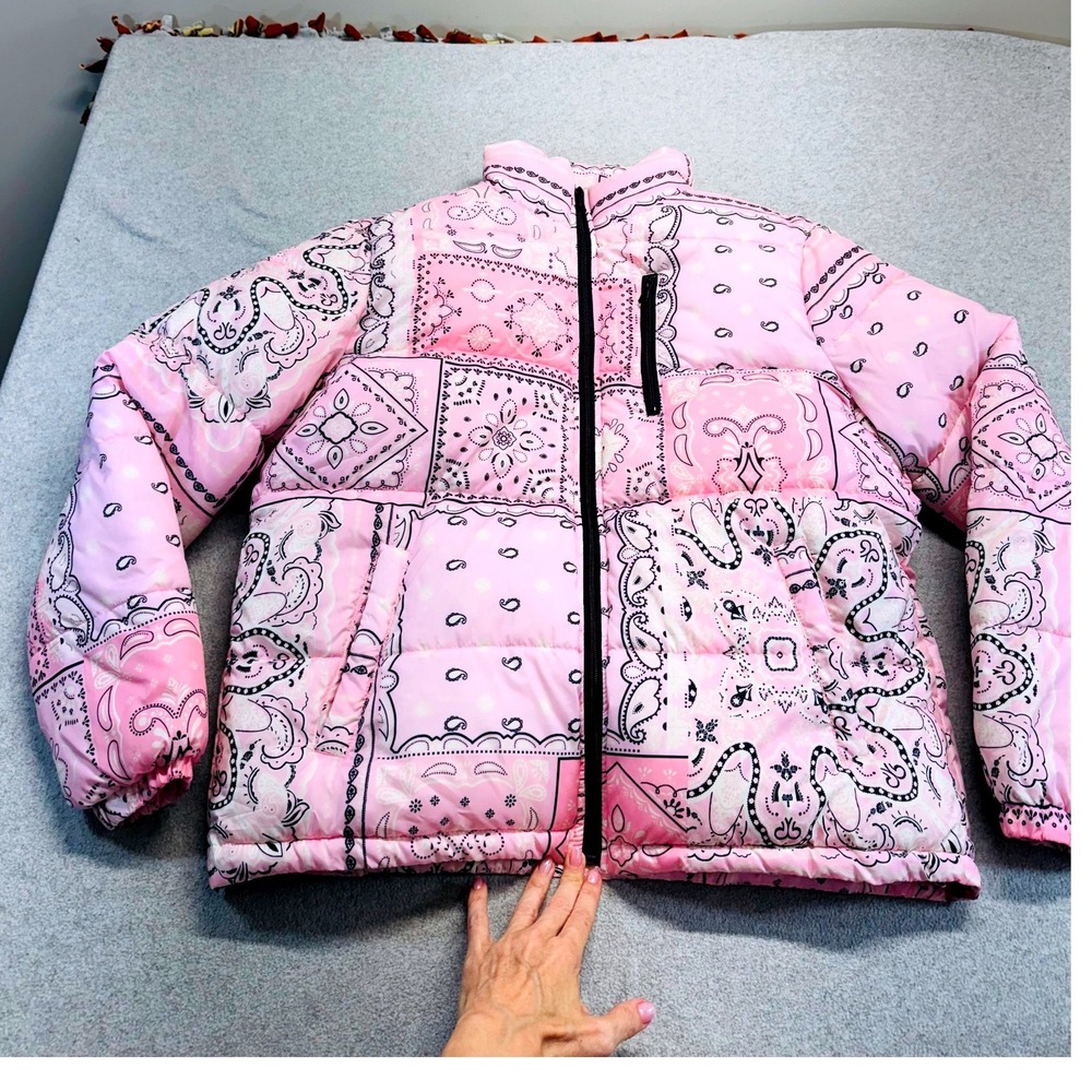 Forever 21 Men Pink Bandana Print Puffer Jacket Size L Full Zip Quilted Coat